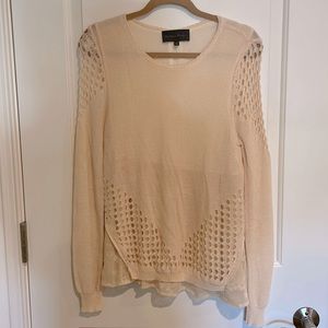 Detailed lightweight sweater!